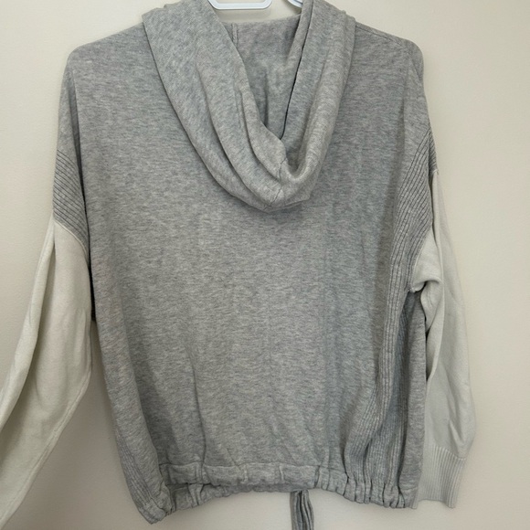 Gray & Cream Women's Crew Neck Sweater - Picture 3 of 6